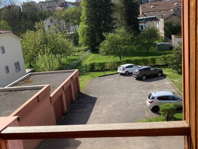Appartement T4 de 85 m² avec garage, cave et deux balcons — photo 1