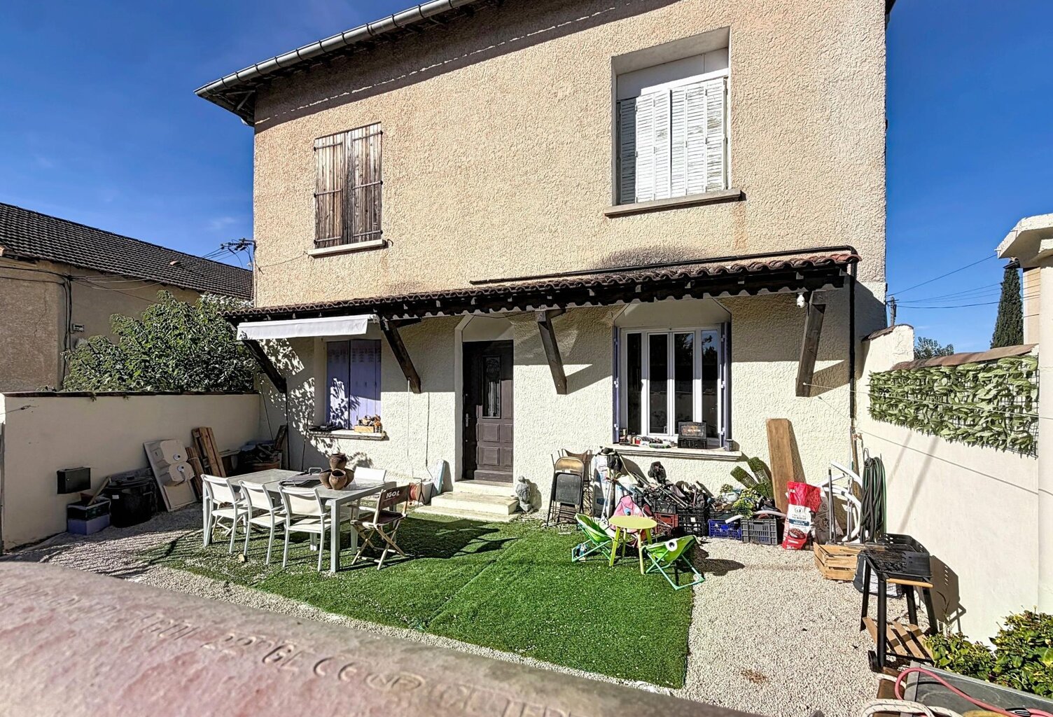 Pernes les fontaines, immeuble 300m² habitable + 340m² — photo 1