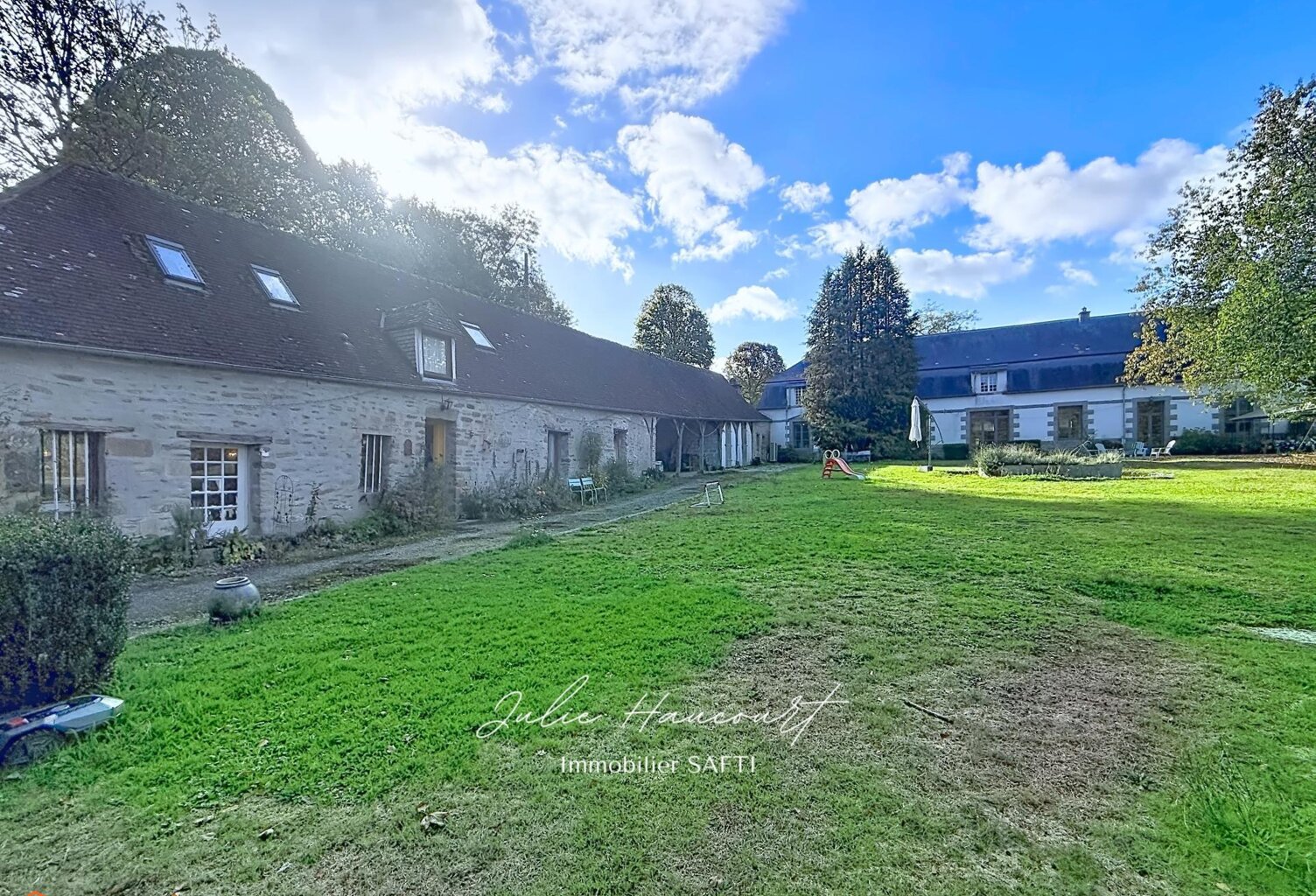 PROPRIÉTÉ DE CARACTÈRE AVEC GÎTE EN SUISSE NORMANDE — photo 1