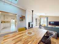 Magnifique maison avec jardin clôturé, garage, 5 chambres — photo 3
