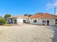 T8 au calme, plain pied, piscine, garage de 90m² — photo 2