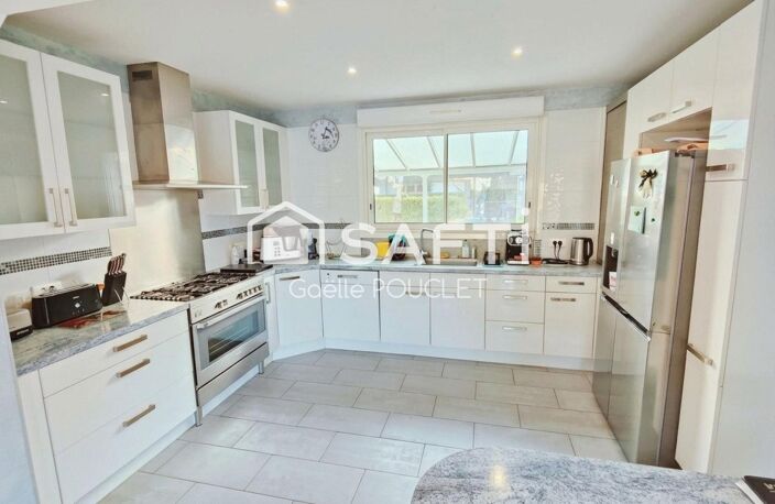 T8 au calme, plain pied, piscine, garage de 90m² — photo 5