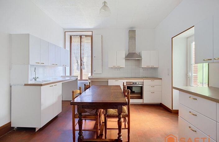 Appartement 3 pièces rénové avec jardin, cave et stationnement — photo 2