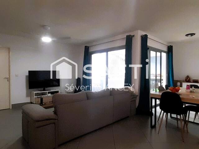 Sainte Clotilde - Grand T3 de 72 m² avec place de parking — photo du bien