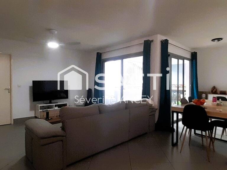 Sainte Clotilde - Grand T3 de 72 m² avec place de parking — photo 1