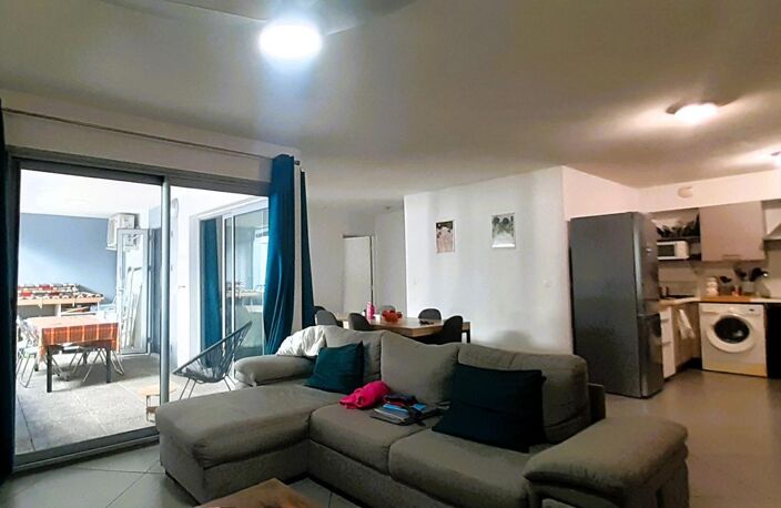 Sainte Clotilde - Grand T3 de 72 m² avec place de parking — photo 4