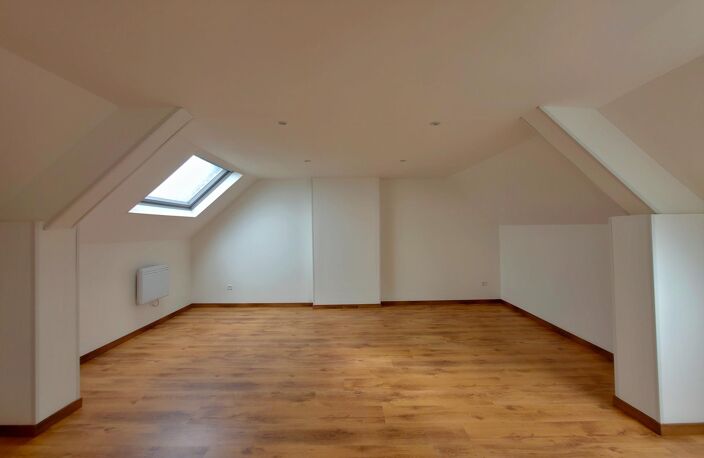 Busigny  Maison rénovée + local commercial — photo 3