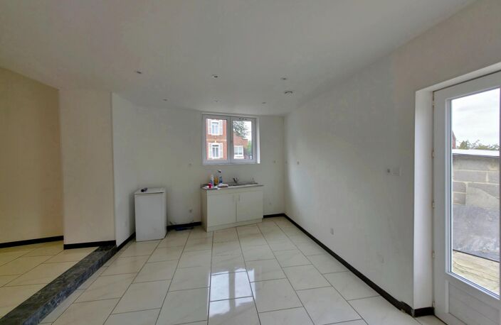 Busigny  Maison rénovée + local commercial — photo 4