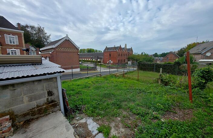 Busigny  Maison rénovée + local commercial — photo 5