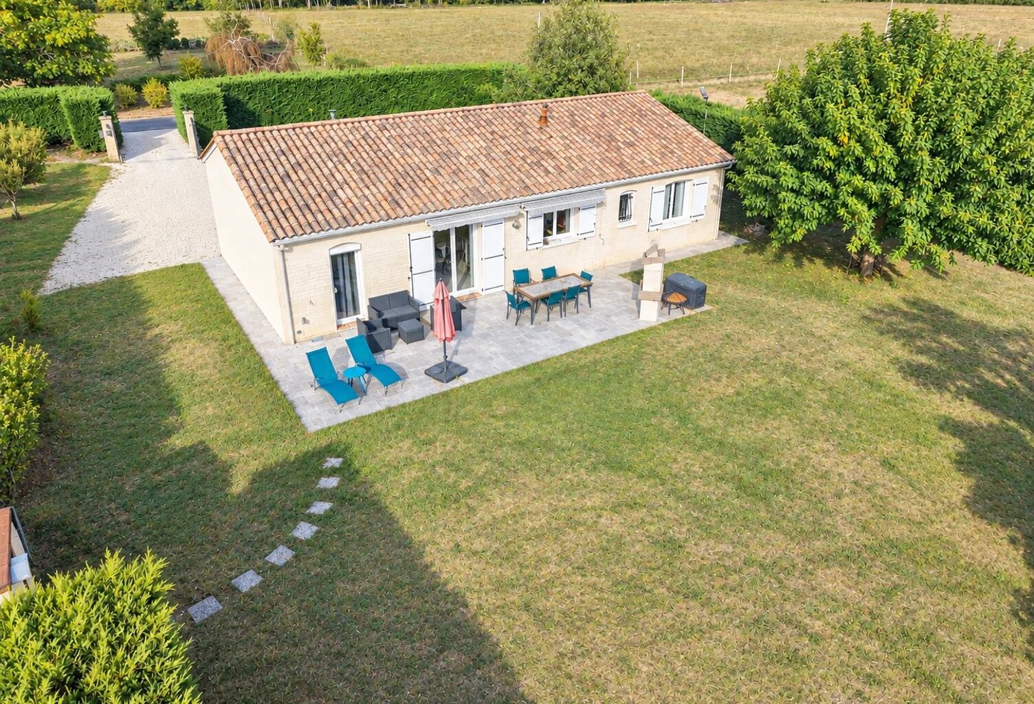 Plain pied 98 m², 5 pièces, 3 chambres — photo 1