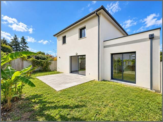 Maison récente  5 pièces  4 chambres  jardin — photo du bien