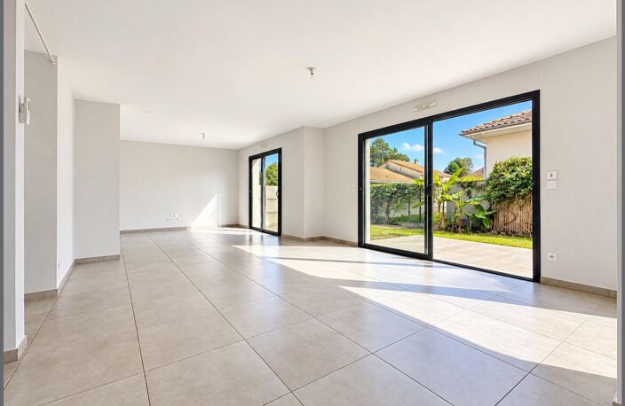 Maison récente  5 pièces  4 chambres  jardin — photo 2