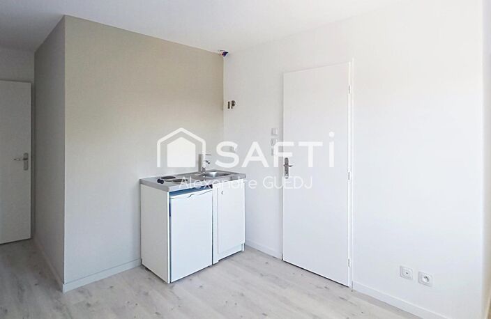 STUDIO DE 15 M² EN DERNIER ETAGE AVEC UN EMPLACEMENT PARKING EXTERIEUR — photo 2