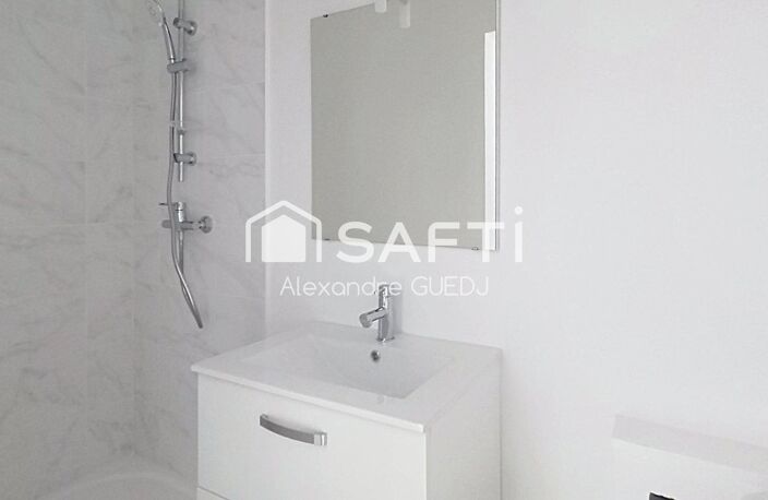 STUDIO DE 15 M² EN DERNIER ETAGE AVEC UN EMPLACEMENT PARKING EXTERIEUR — photo 3