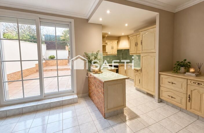 Elégante maison de bourg, située à COULANS SUR GEE — photo 4