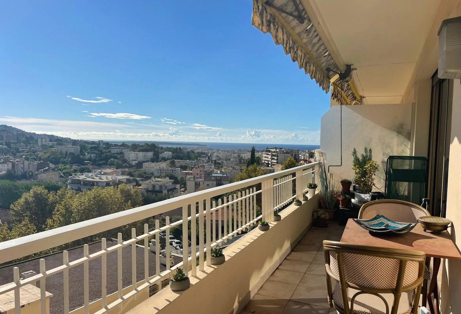 Appartement lumineux avec vue mer à Le Cannet — photo 1