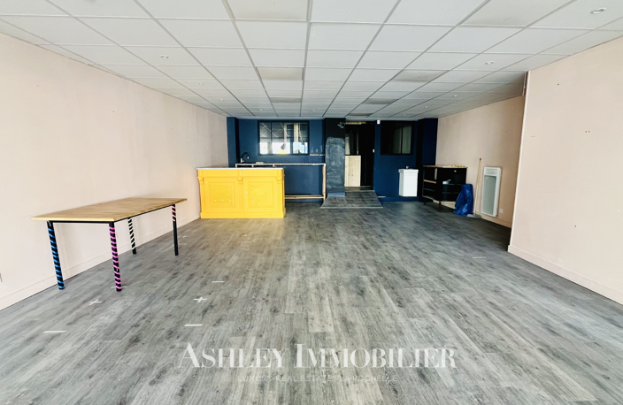 À LOUER   LOCAL COMMERCIAL 150 m2 ROCHEFORT   PLACE COLBERT — photo 4