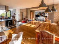 À VENDRE - MAISON CHARENTAISE DU XVIIIe AVEC PISCINE, DÉPEND — photo 3