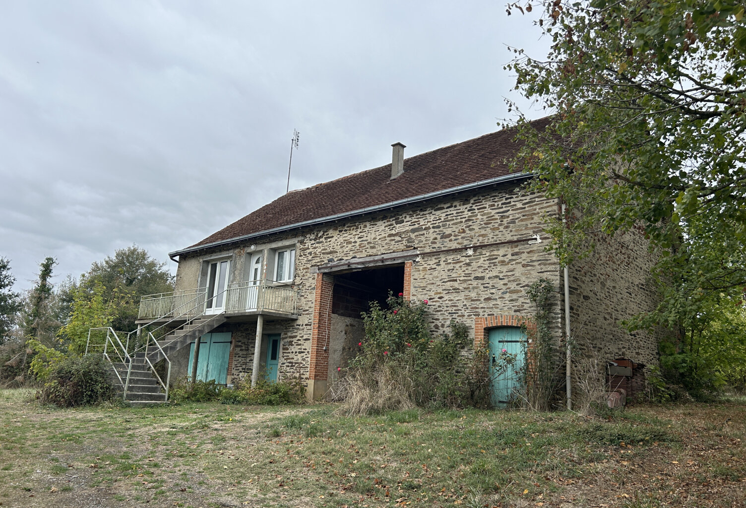 A VENDRE - Maison 3 pièces avec jardin et dépendances à Cuzi — photo 1