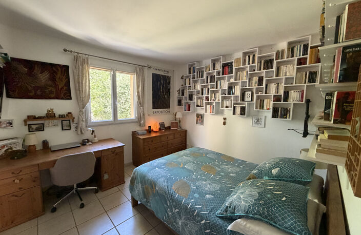 Régusse Villa 104m2 avec piscine, garage et terrain arboré — photo 4