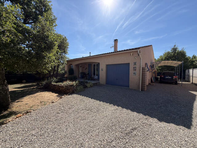 Régusse Villa 104m2 avec piscine, garage et terrain arboré — photo du bien