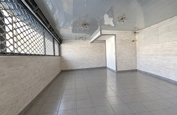 Local commercial — photo 2