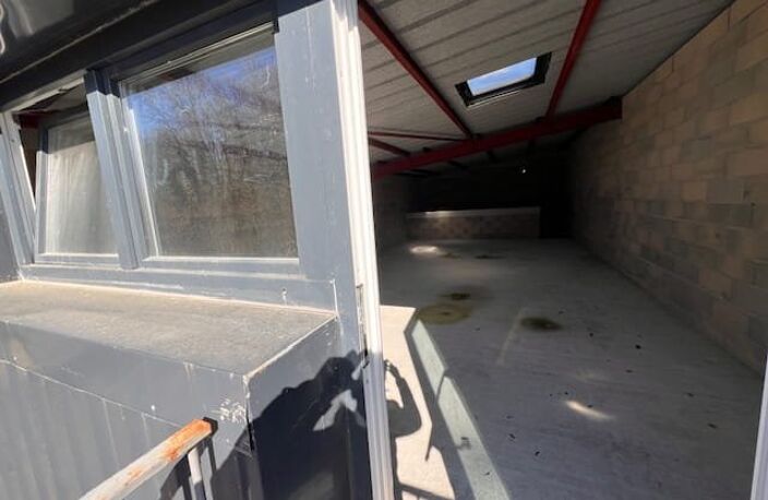 Local 109m² — photo 3