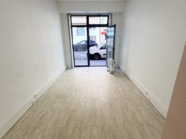 LYON 3 PLACE GUICHARD VENTE LOCAL COMMERCIAL / BUREAU — photo du bien