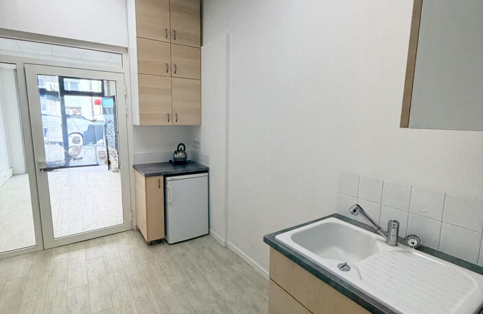 LYON 3 PLACE GUICHARD VENTE LOCAL COMMERCIAL / BUREAU — photo 3