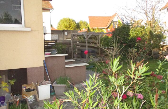 Maison sur sous sol avec garage double — photo 3