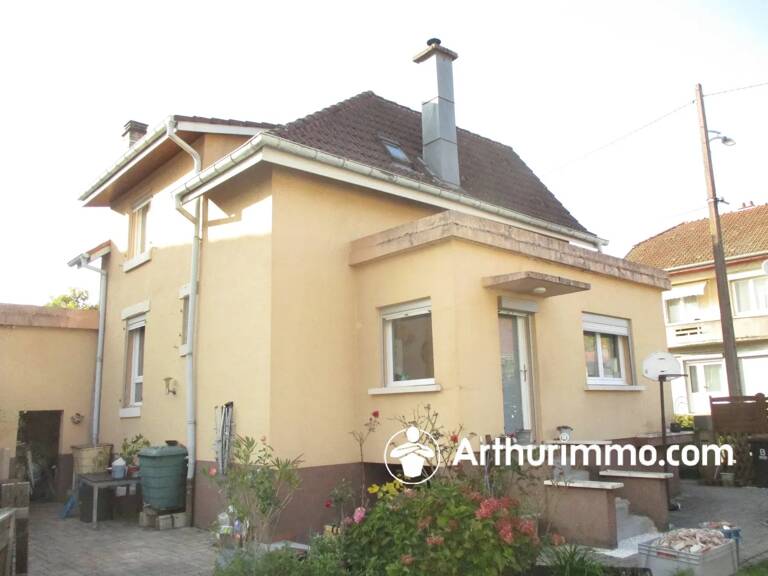 Maison sur sous sol avec garage double — photo 1
