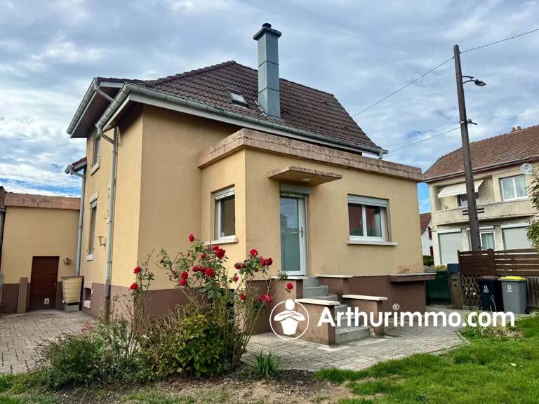 Maison sur sous sol avec garage double — photo 1