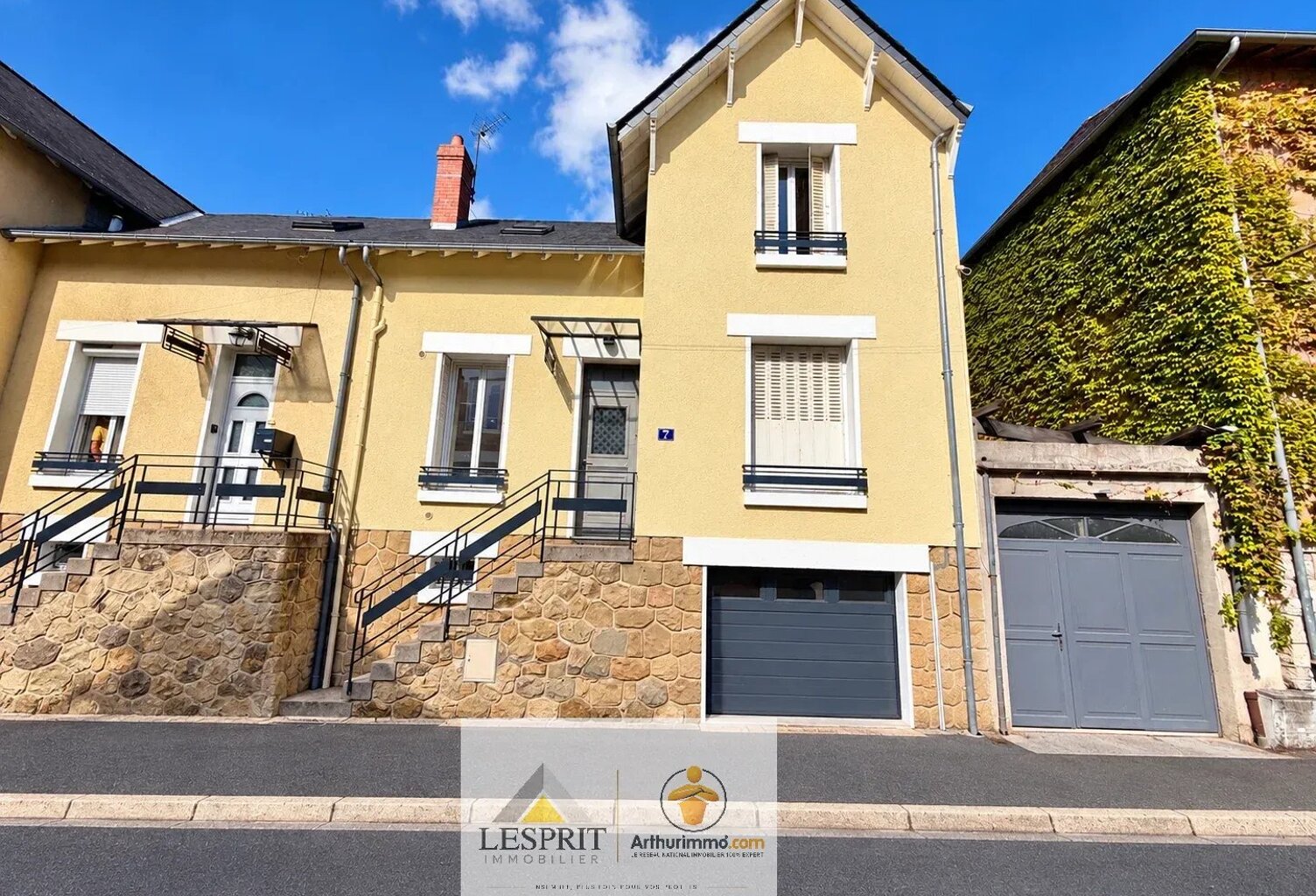À LOUER – MAISON MEUBLÉE – CENTRE-VILLE DE BRIVE-LA-GAILLARDE — photo 1
