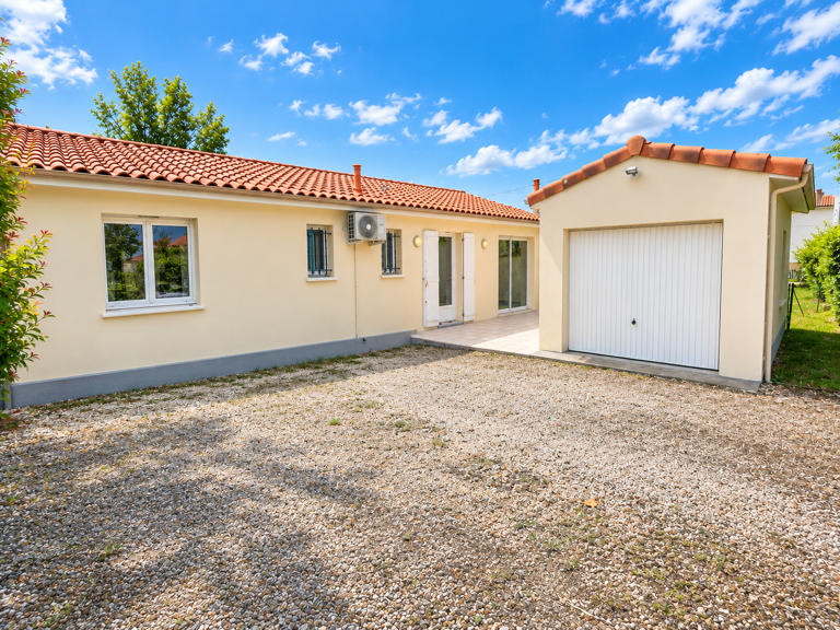 BERGERAC   Maison de plain-pied avec jardin, garage, quartie — photo 1
