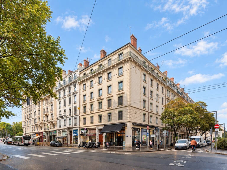 Lyon 7 - Jean-Macé: Un appartement T2 de 52m2 en étage élevé — photo 1
