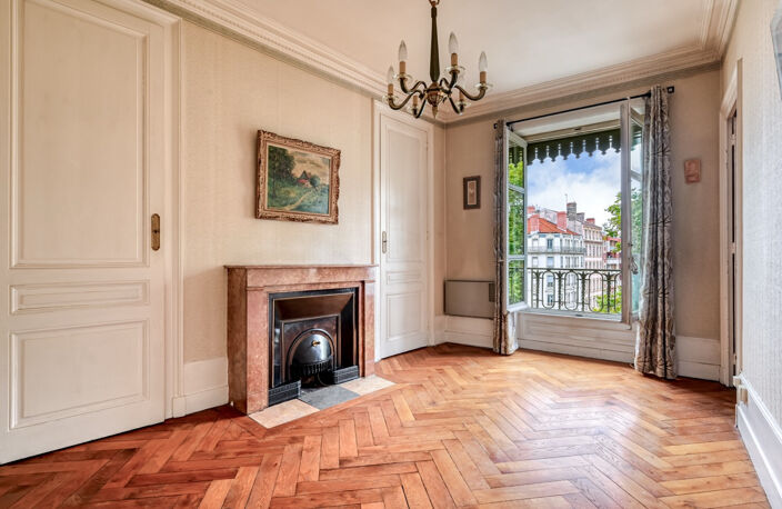 Lyon 7 - Jean-Macé: Un appartement T2 de 52m2 en étage élevé — photo 2