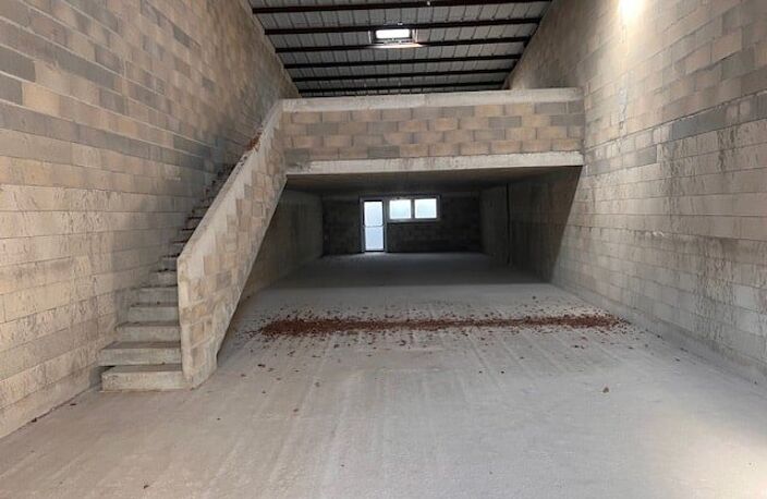 Local 185m² — photo 2
