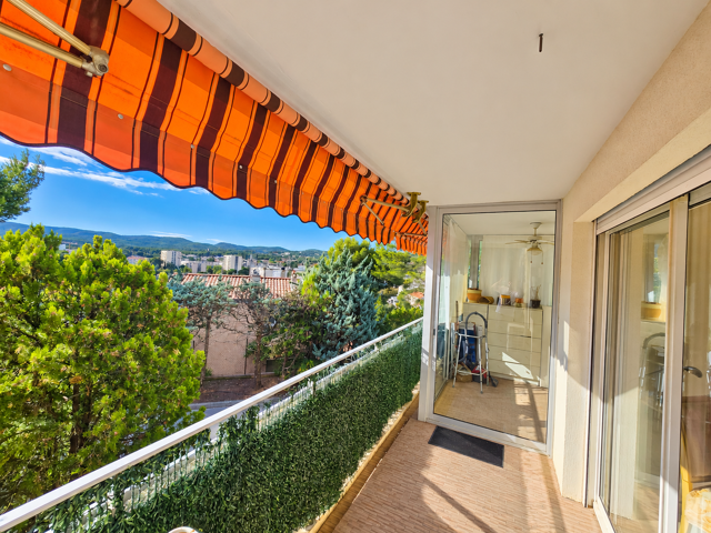 Appartement T2 de 48,43 m2 avec terrasse, véranda, ascenseur — photo du bien