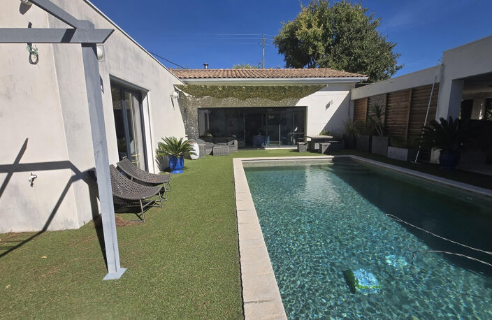 A vendre Villa d'architecte  piscine et studio — photo 2