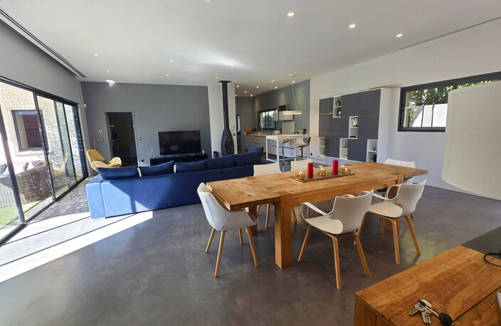A vendre Villa d'architecte  piscine et studio — photo 5