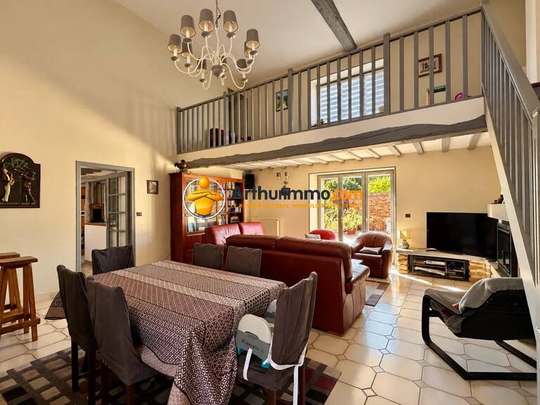 Maison T9  - 197.95m² - Terrain 1524m²  - DPE D — photo 1
