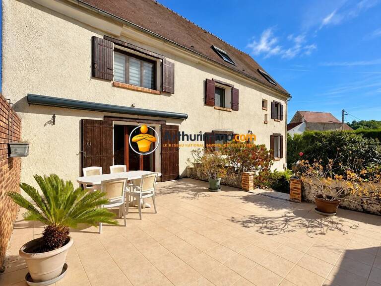 Maison T9  - 197.95m² - Terrain 1524m²  - DPE D — photo 1