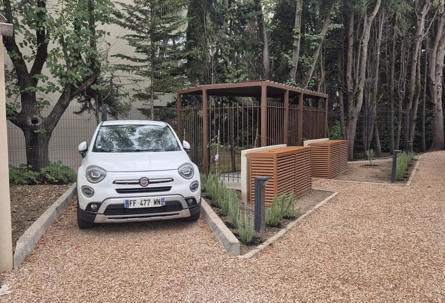 Parking sécurisé à vendre à Aix-en-Provence — photo 1