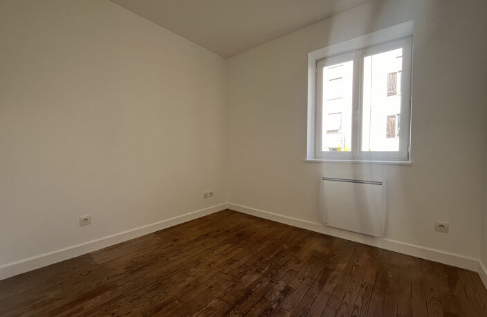 APPARTEMENT T2 BIS - TARARE — photo 4