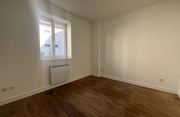 APPARTEMENT T2 BIS - TARARE — photo 5