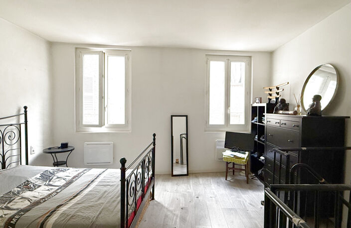 OLLIOULES - EXCLUSIVITÉ - TYPE 2 CENTRE VILLE BAIL EN COURS — photo 3