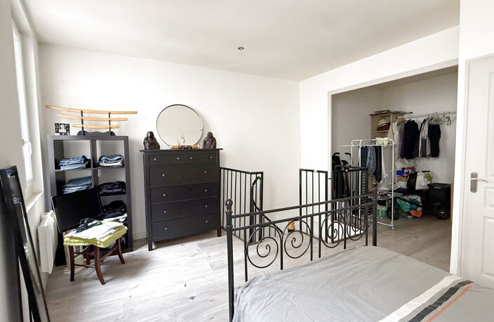 OLLIOULES - EXCLUSIVITÉ - TYPE 2 CENTRE VILLE BAIL EN COURS — photo 4