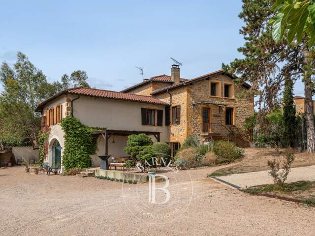 CO EXCLUSIVITE  - BELMONT D'AZERGUES - Propriété familiale en pierres dorées d'environ 265m² - 9 chambres — photo du bien
