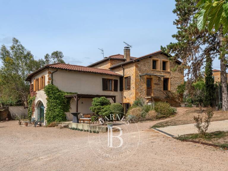CO EXCLUSIVITE  - BELMONT D'AZERGUES - Propriété familiale en pierres dorées d'environ 265m² - 9 chambres — photo 1
