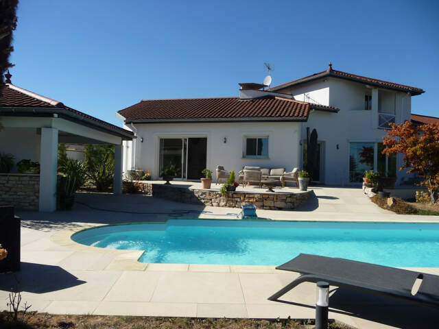 MONTBRISON SUPERBE VILLA CONTEMPORAINE AVEC PISCINE   208 m2 — photo du bien